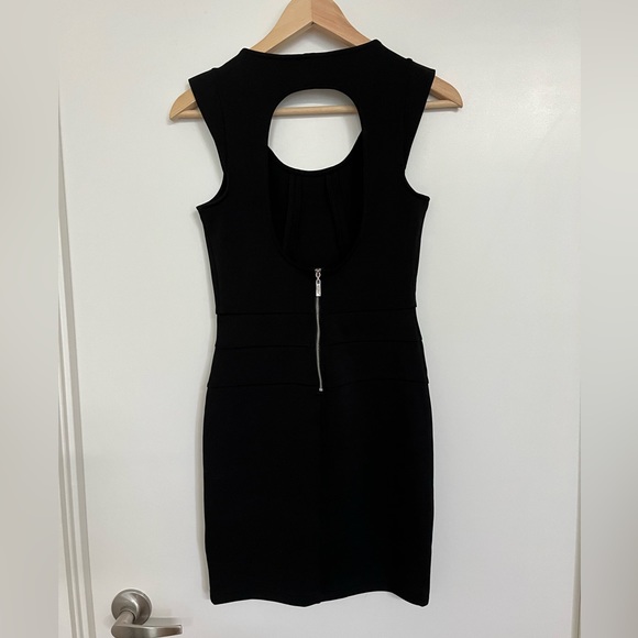 Guess Open Back Dress - Picture 4 of 5